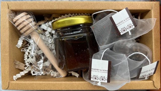 Honey & Tea Gift Set - Small Local Lake Highlands Honey
